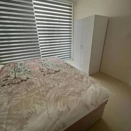 Appartement Lovely 2 Bedroom With Sea View & Pool