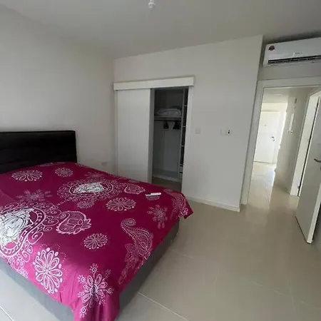 Lovely 2 Bedroom With Sea View & Pool *